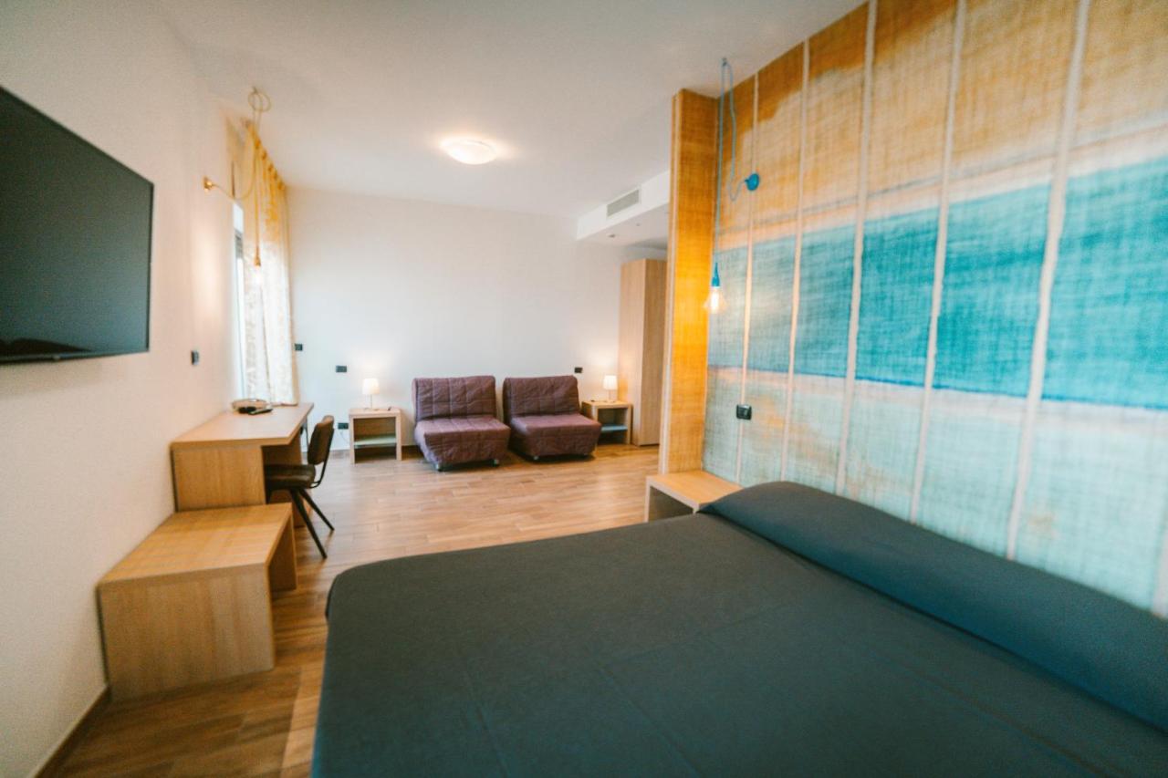 Hotel Continental Сан-Бенедетто-дель-Тронто Экстерьер фото