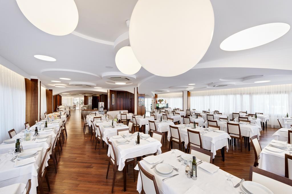 Hotel Continental Сан-Бенедетто-дель-Тронто Экстерьер фото