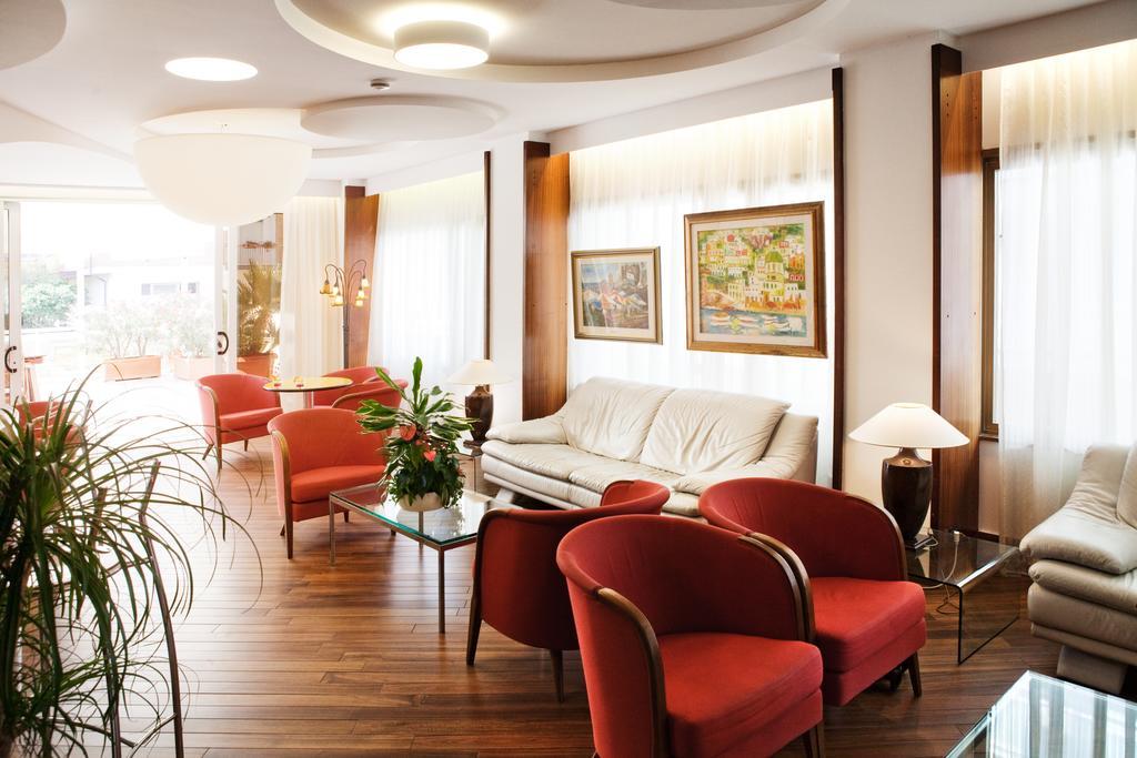 Hotel Continental Сан-Бенедетто-дель-Тронто Экстерьер фото