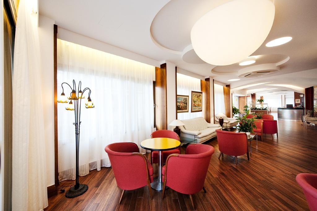 Hotel Continental Сан-Бенедетто-дель-Тронто Экстерьер фото