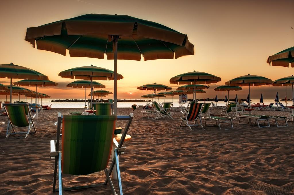Hotel Continental Сан-Бенедетто-дель-Тронто Экстерьер фото